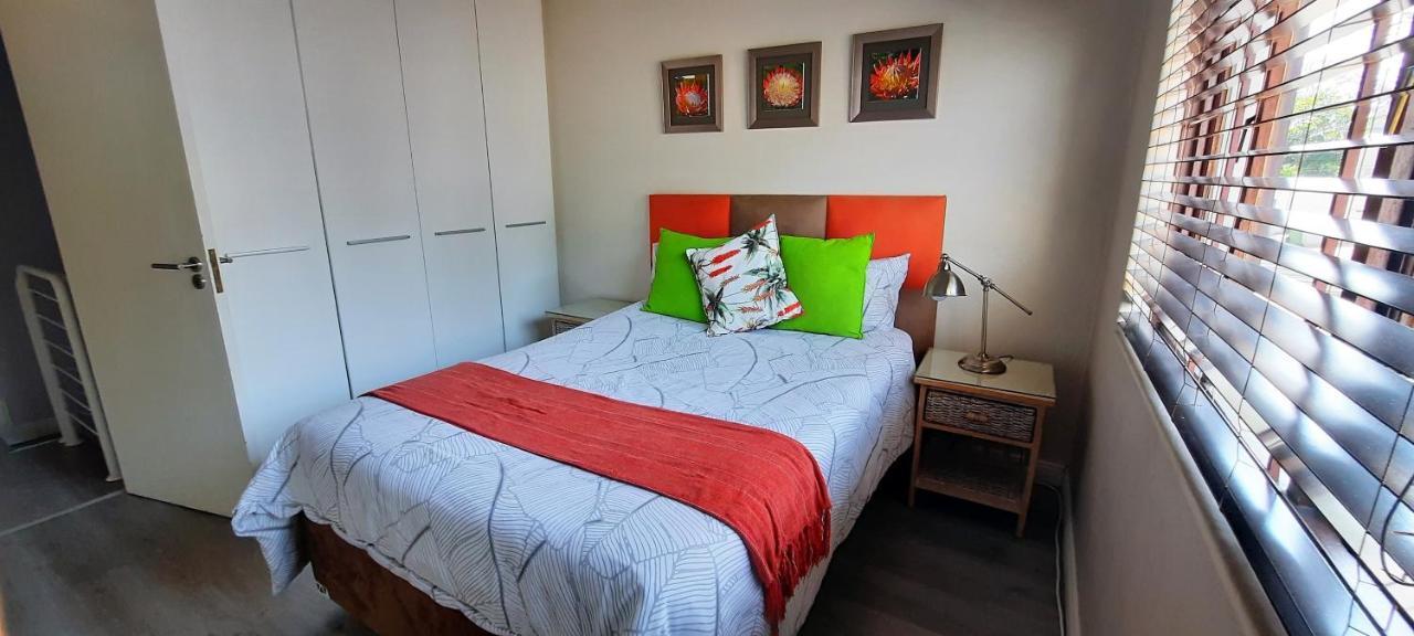Villa In The Village โจฮันเนสเบิร์ก ภายนอก รูปภาพ