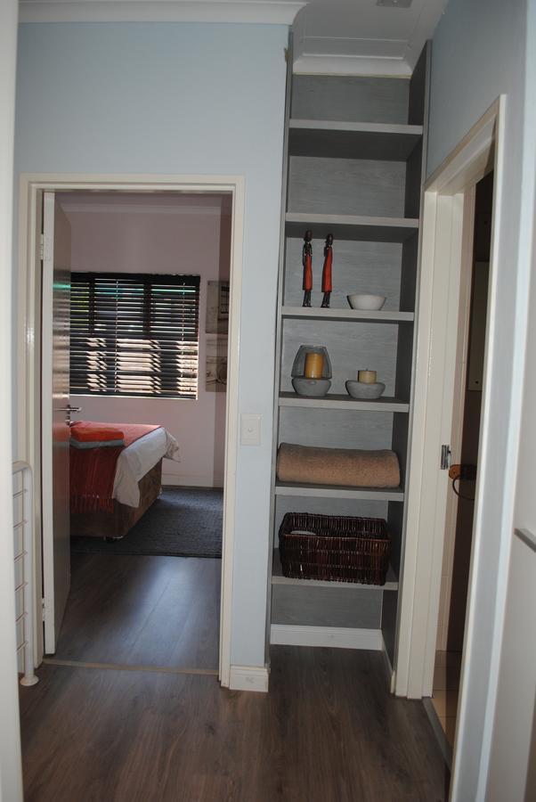 Villa In The Village โจฮันเนสเบิร์ก ภายนอก รูปภาพ